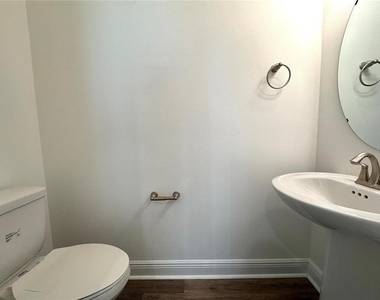 2861 Mayer Street - Photo Thumbnail 12