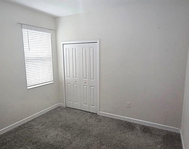 212 Bergamot Loop - Photo Thumbnail 27