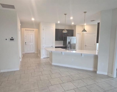 212 Bergamot Loop - Photo Thumbnail 13