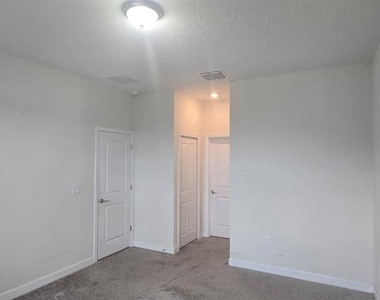 212 Bergamot Loop - Photo Thumbnail 19