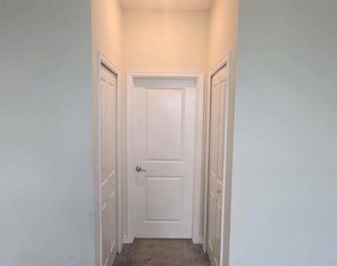 212 Bergamot Loop - Photo Thumbnail 20