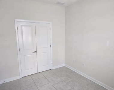 212 Bergamot Loop - Photo Thumbnail 17