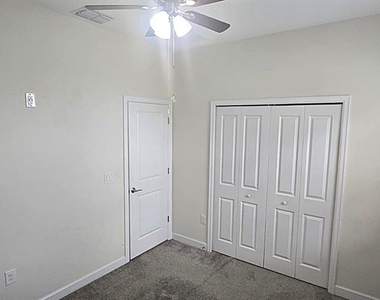 212 Bergamot Loop - Photo Thumbnail 29