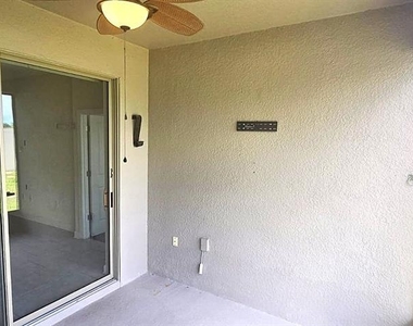 212 Bergamot Loop - Photo Thumbnail 32