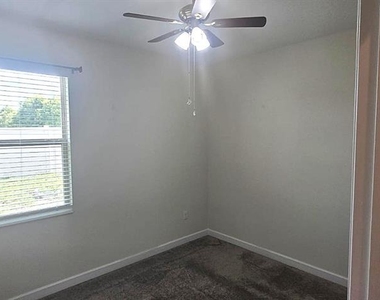 212 Bergamot Loop - Photo Thumbnail 28