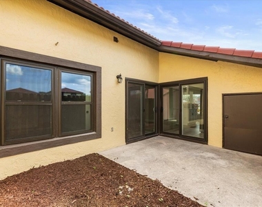 443 Hunter Circle - Photo Thumbnail 20
