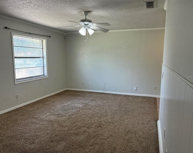 320 Queen Avenue - Photo Thumbnail 8