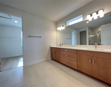 19141 Planetree Street - Photo Thumbnail 28