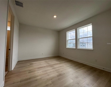 19141 Planetree Street - Photo Thumbnail 18