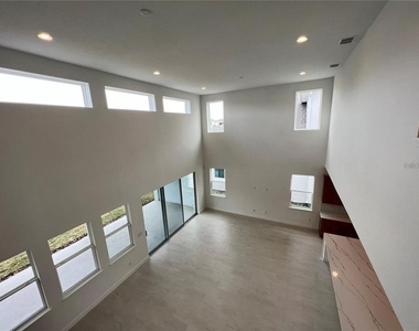19141 Planetree Street - Photo Thumbnail 7