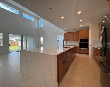 19141 Planetree Street - Photo Thumbnail 10