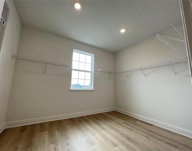 19141 Planetree Street - Photo Thumbnail 33