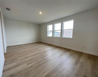 19141 Planetree Street - Photo Thumbnail 19