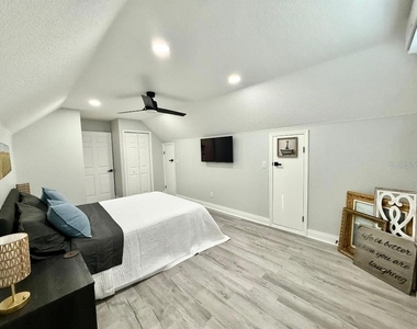 1183 Chestnut Street - Photo Thumbnail 27