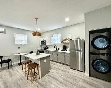 1183 Chestnut Street - Photo Thumbnail 5