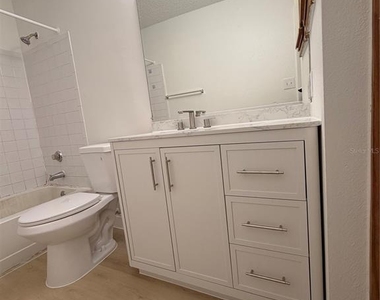 232 Afton Square - Photo Thumbnail 21