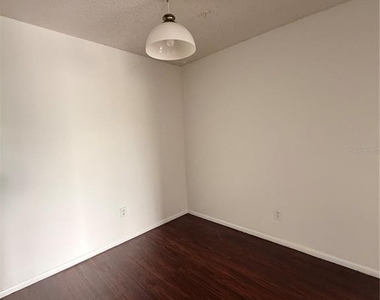 232 Afton Square - Photo Thumbnail 9