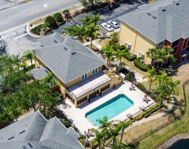 10873 Windsor Walk Drive - Photo Thumbnail 4