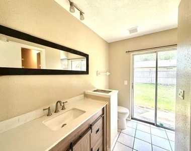 3774 Dunwich Avenue - Photo Thumbnail 8