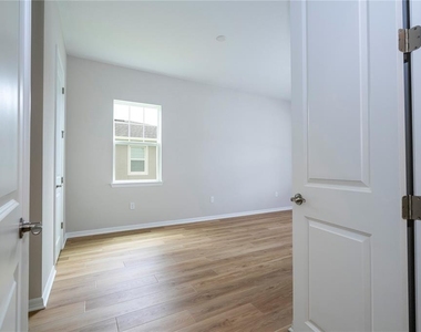 450 Winter Grove Boulevard - Photo Thumbnail 56