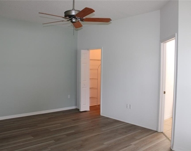 339 Mariners Gate Drive - Photo Thumbnail 12