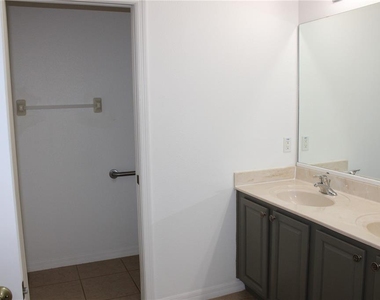 339 Mariners Gate Drive - Photo Thumbnail 16