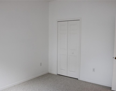 339 Mariners Gate Drive - Photo Thumbnail 8