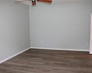 339 Mariners Gate Drive - Photo Thumbnail 13