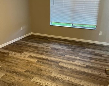 4246 Hokan Avenue - Photo Thumbnail 13