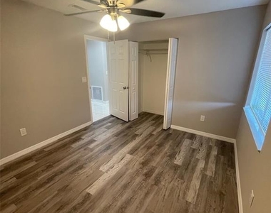 4246 Hokan Avenue - Photo Thumbnail 11