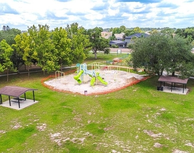 5126 Martinique Drive - Photo Thumbnail 23