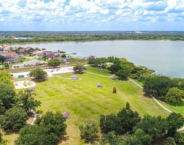 5126 Martinique Drive - Photo Thumbnail 13