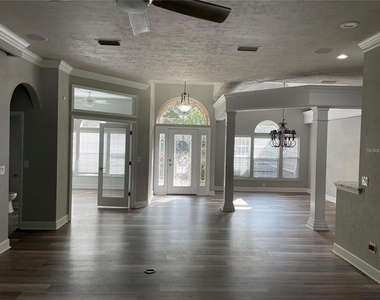 4072 Nw 37th Terrace - Photo Thumbnail 2