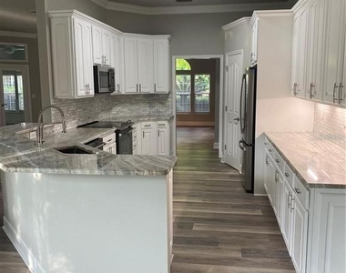 4072 Nw 37th Terrace - Photo Thumbnail 6