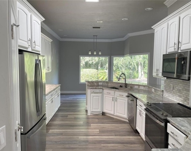 4072 Nw 37th Terrace - Photo Thumbnail 5