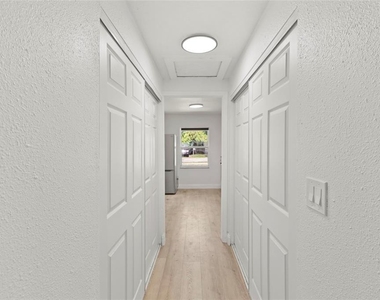 8613 N 14th Street - Photo Thumbnail 5
