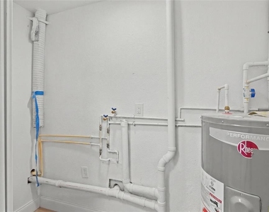 8613 N 14th Street - Photo Thumbnail 10