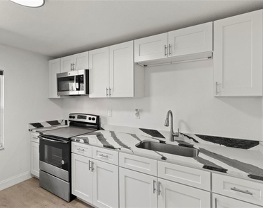 8613 N 14th Street - Photo Thumbnail 8