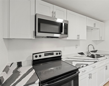 8613 N 14th Street - Photo Thumbnail 7