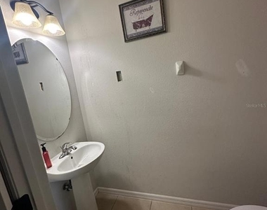 1382 Riley Circle - Photo Thumbnail 7