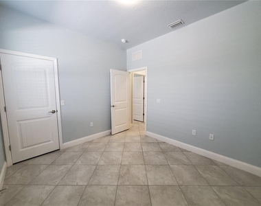 7 Empire Lane - Photo Thumbnail 9