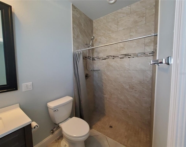 7 Empire Lane - Photo Thumbnail 10