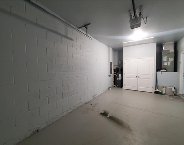 7 Empire Lane - Photo Thumbnail 13