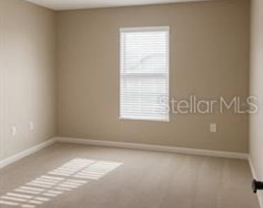 104 S Coopers Hawk Way - Photo Thumbnail 13