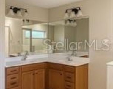 104 S Coopers Hawk Way - Photo Thumbnail 9