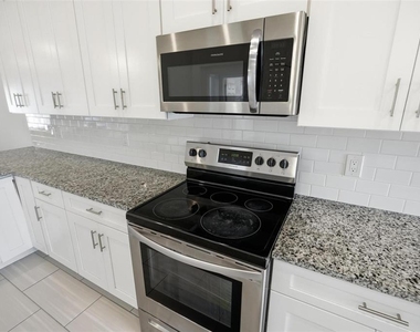 4 Lynton Place - Photo Thumbnail 11