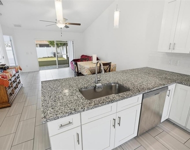 4 Lynton Place - Photo Thumbnail 10