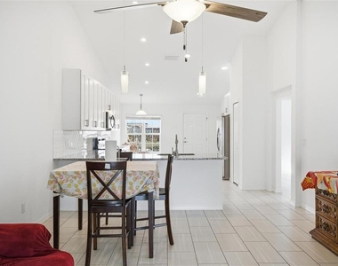 4 Lynton Place - Photo Thumbnail 15