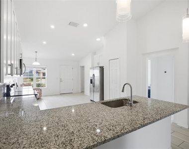 4 Lynton Place - Photo Thumbnail 8