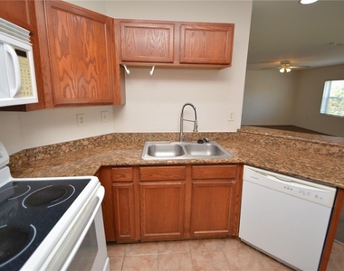 4600 E Moody Boulevard - Photo Thumbnail 11